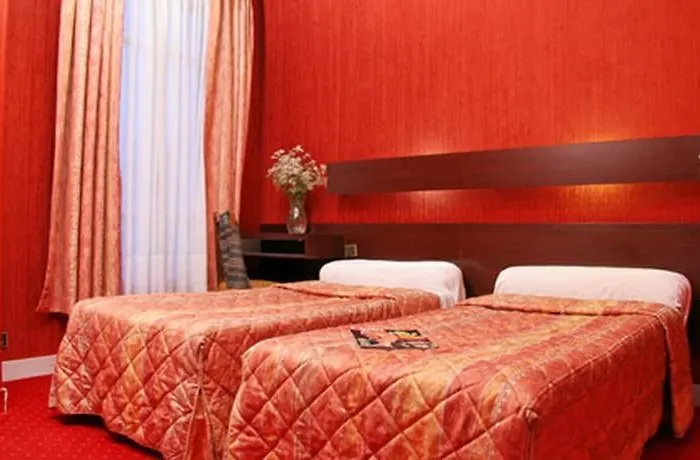 Camelia International 2*