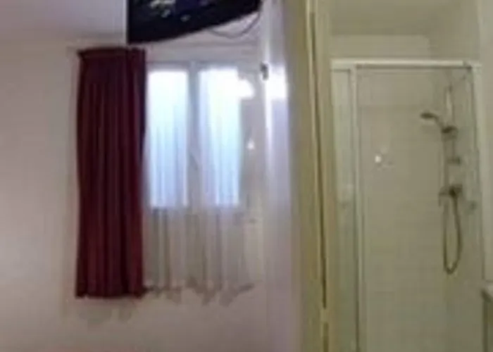 Camelia International Hotel 2*