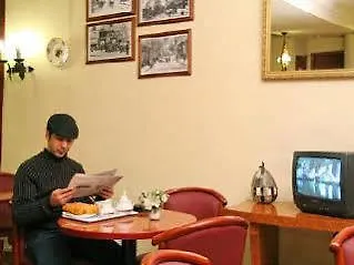 Camelia International Hotel 2*